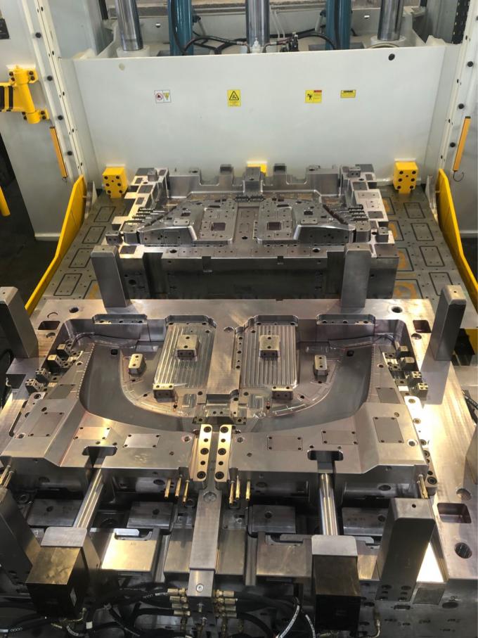 DME Mould Base Multi Cavity Pressure Injection Molding