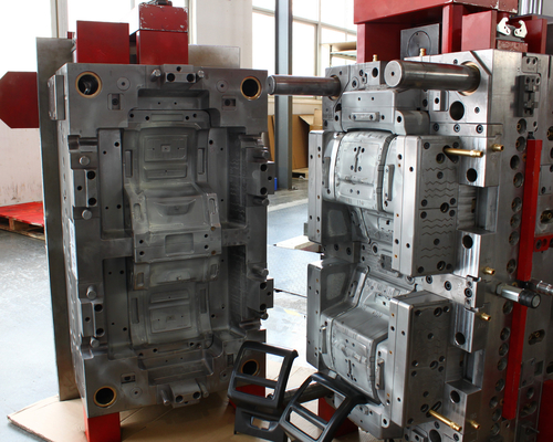 Car Centralized Control Part Plastic Injection Mould ABS Material with 2 Cavity